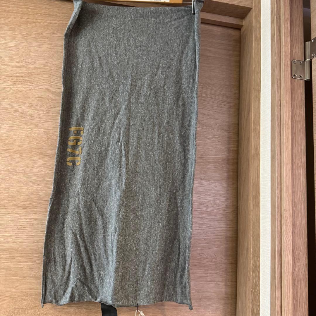 Fear of god 7th コットンスカーフ グレー フィアオブゴッド 7thコレクション 2021年プレフォール | Hypebeast.JP