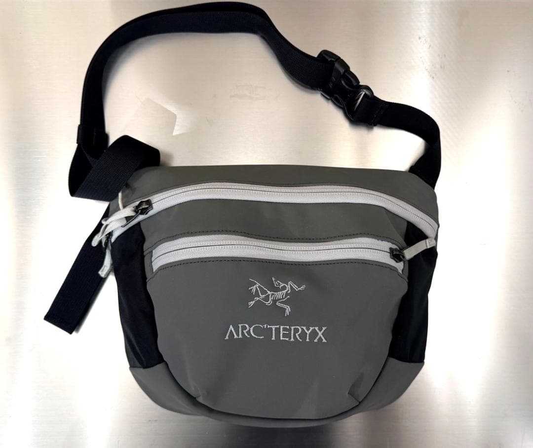 ARC’TERYX × BEAMS 別注 ARROショルダーバッグ 中古・古着通販】ARC'TERYX (アークテリクス) BEAMS別注ARRO 8