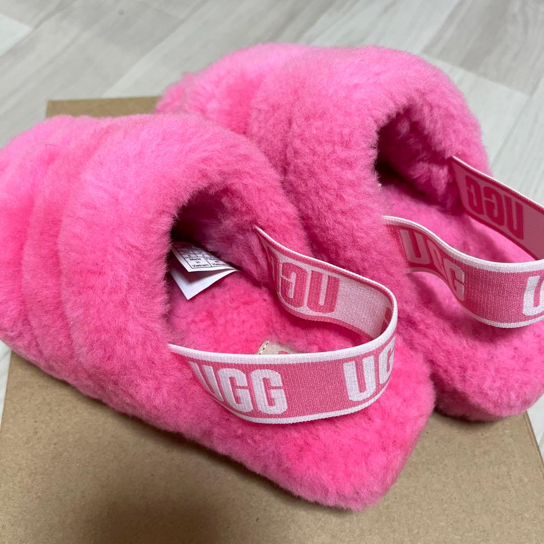 UGG サンダル ピンク - メルカリ