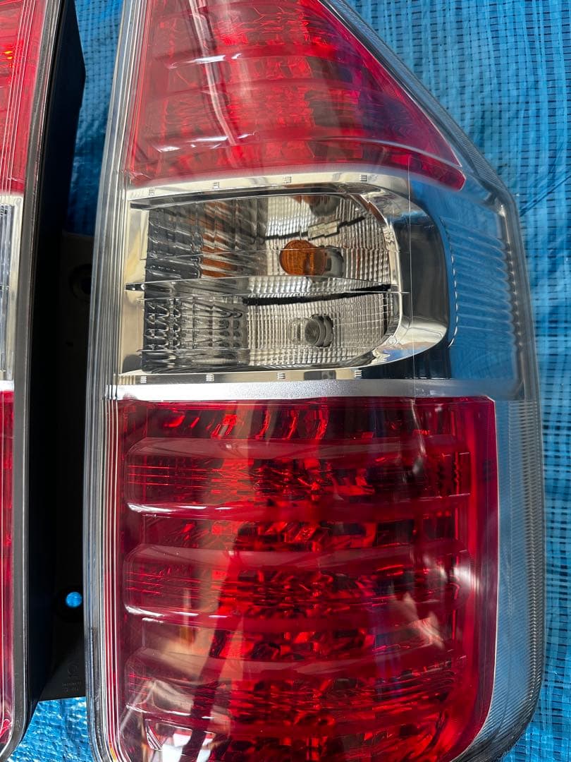 トヨタ ノア 70系 前期 純正テールランプ 左右セット 美品 - メルカリ