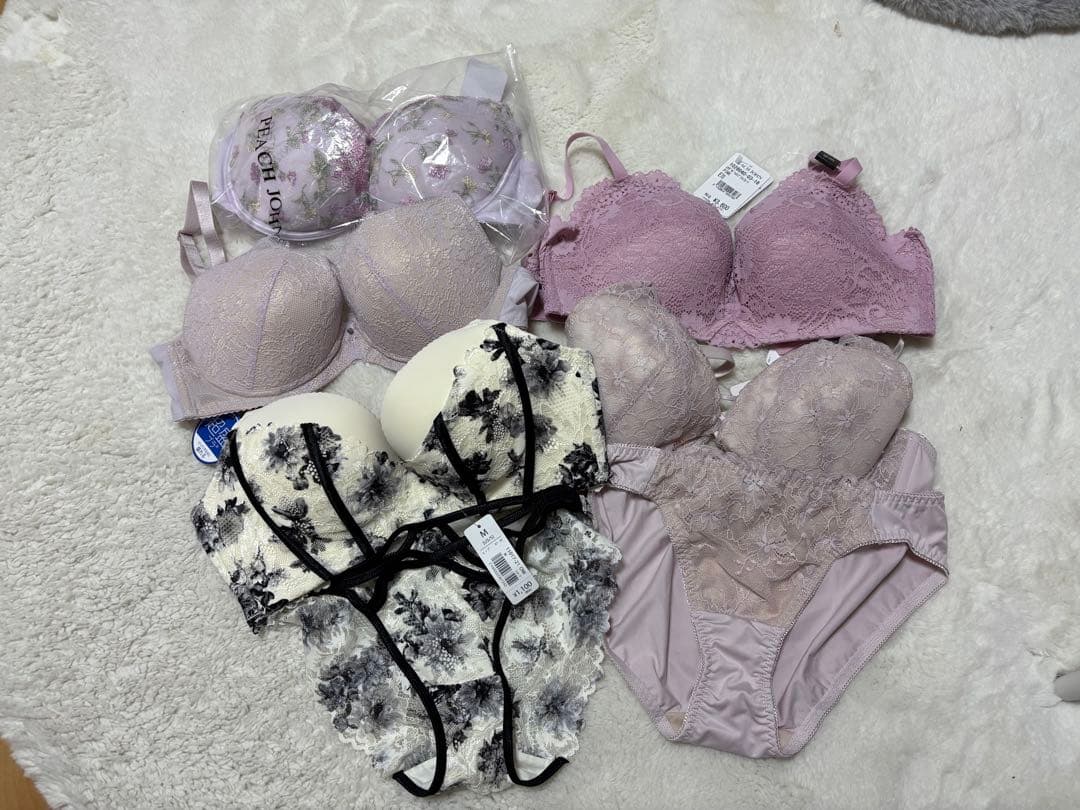 t*o様 新品タグ付きE70ピーチジョンワコールブラジャーショーツ11点セット PEACH JOHN 【盛りブラ】トップスに響きにくいTシャツブラ