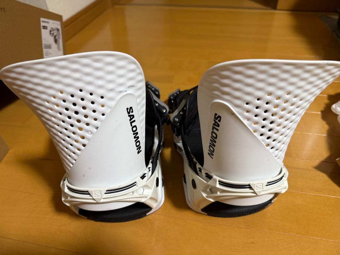 23 24 サロモン　ホログラム　Mサイズ Amazon | サロモン（SALOMON） スノーボードビンディング 23-24