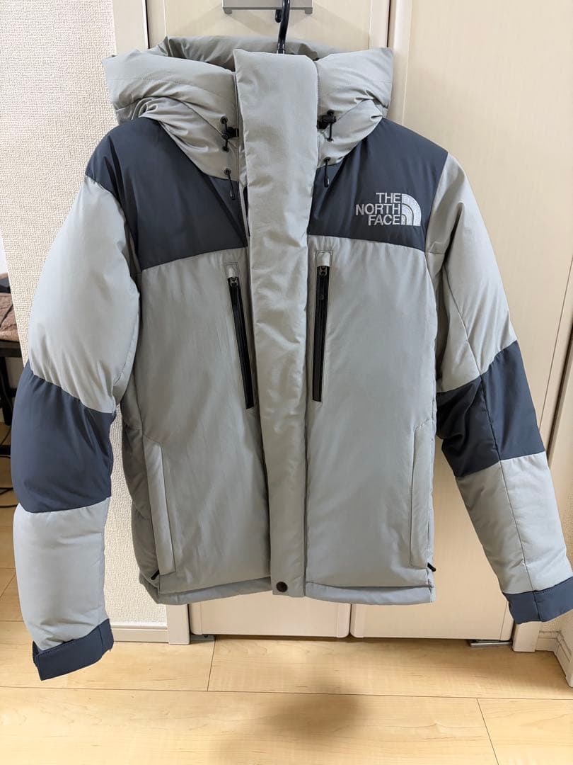 THE NORTH FACE ダウンジャケット グレー/ネイビー THE NORTH FACE（ザ ノースフェイス） ダウンジャケット ND92234