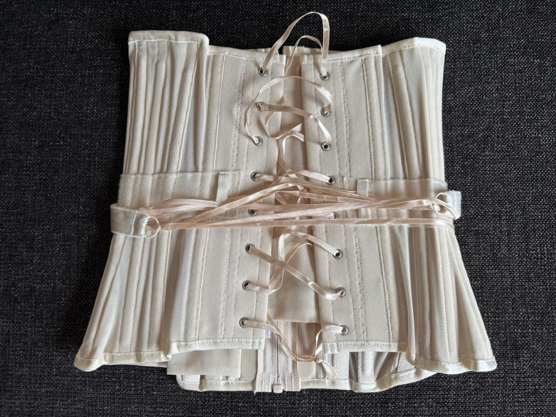 Venus（ヴィーナス）ベージュ Mサイズ　元鈴木さん