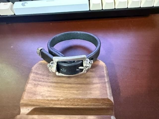 期間限定値下げします、追加パーツあり、レザーブレスレット スカルバックル REVI CAST MADE ブレスレット レビキャストメイド Skull Ring Leather