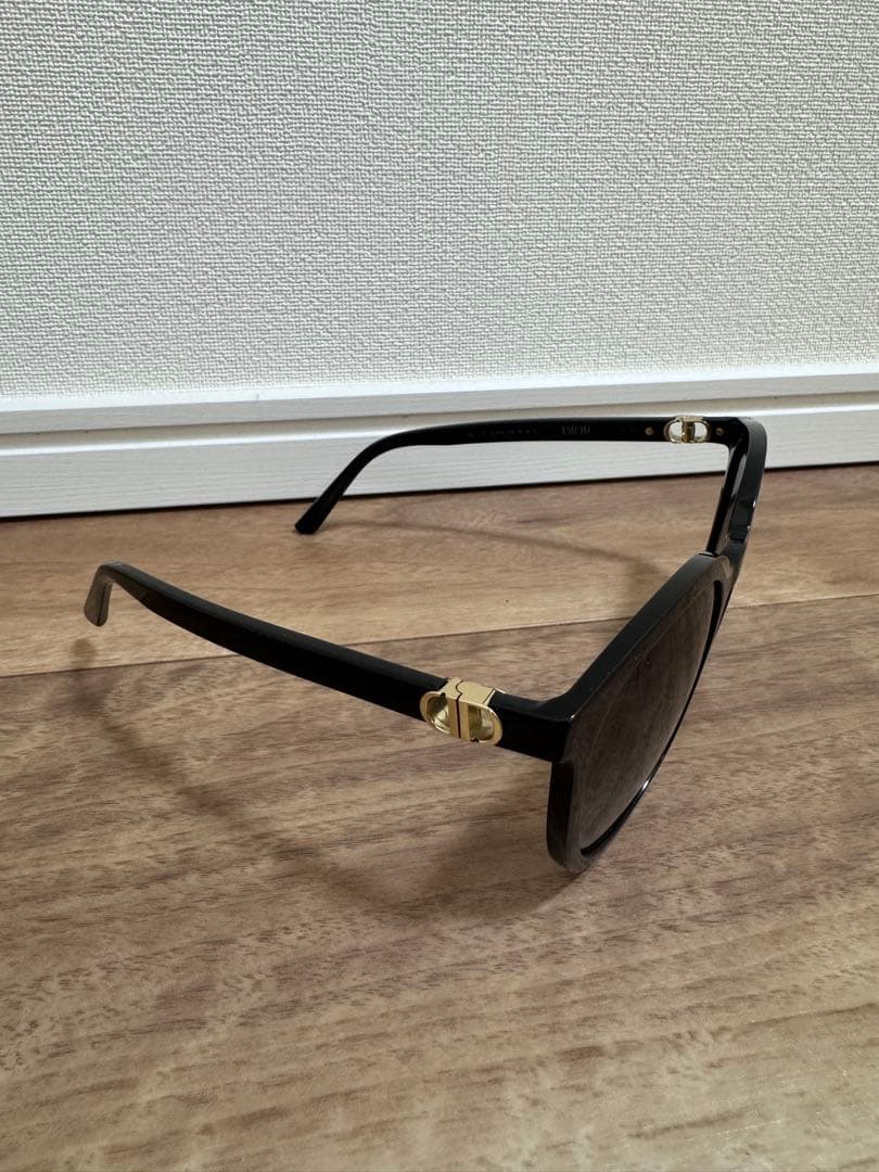 Christian Dior ブラック キャットアイ サングラス - メルカリ