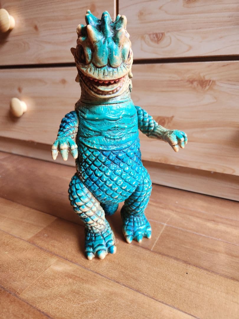 ウルトラマン ベムラー フィギュア S.H.Figuarts-BEMULAR_-7.jpg