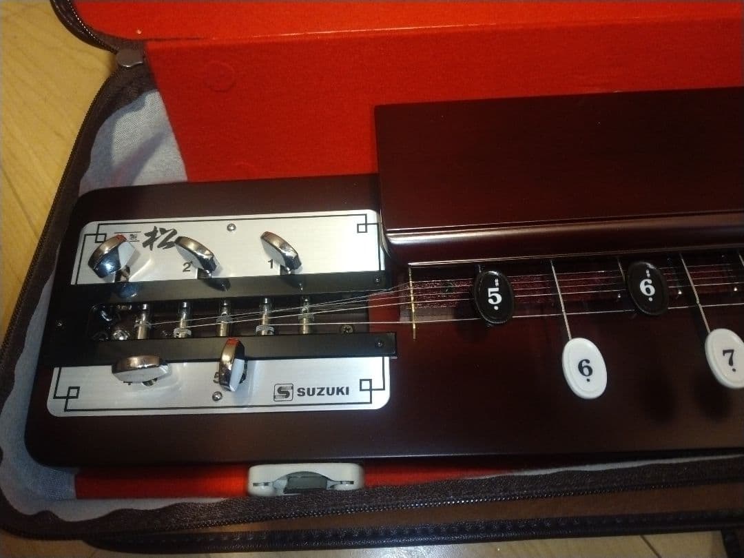 極美品】大正琴 スズキ 特松 SUZUKI 特製 松 譜面代付 - メルカリ