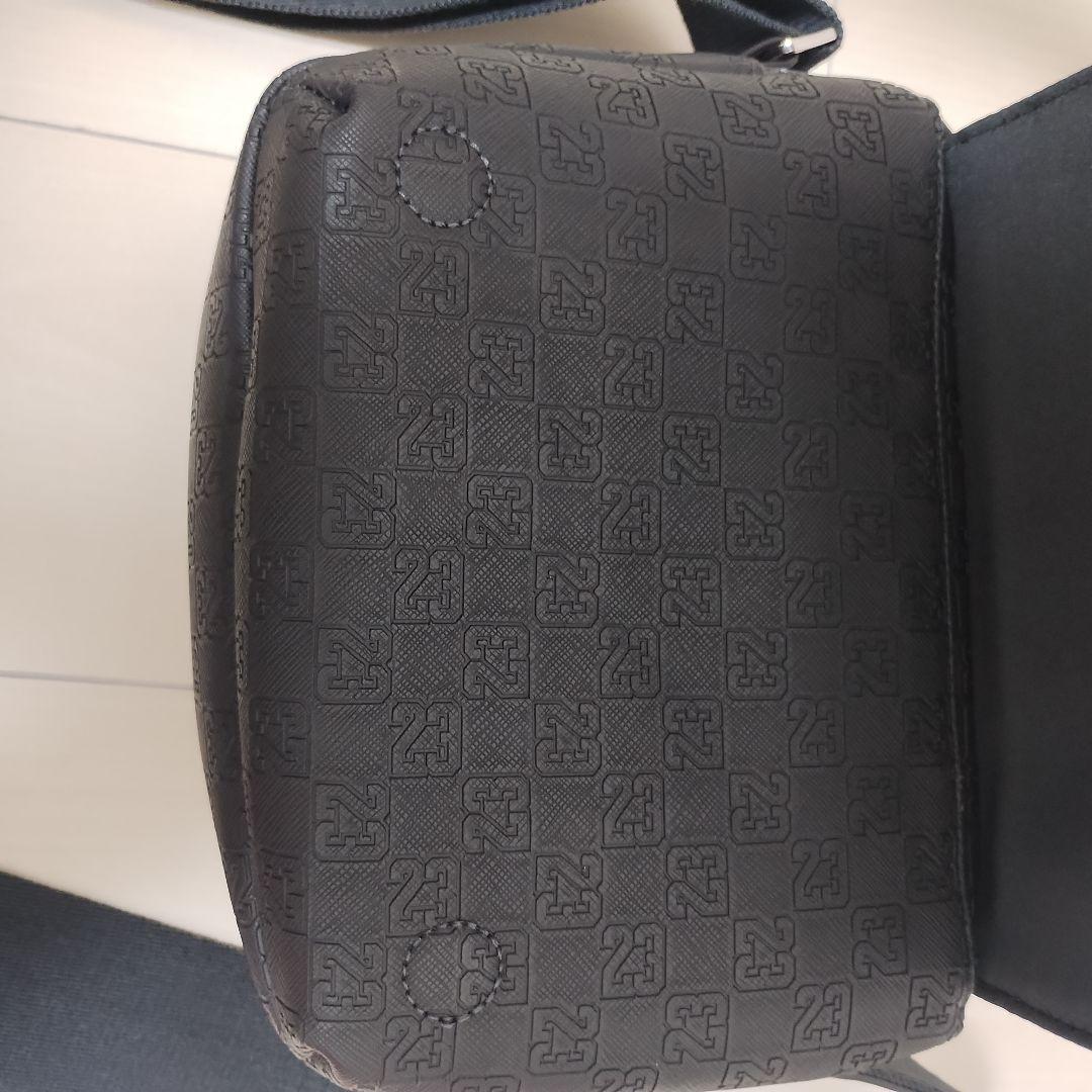 ジョーダンJORDANモノグラム ミニ メッセンジャーバッグ (3.6L)