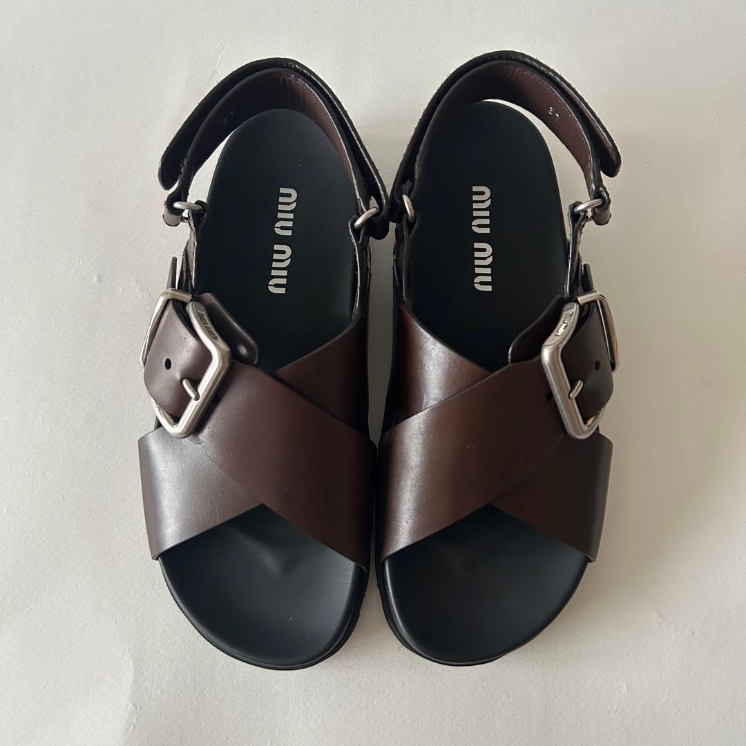 miu miu ミュウミュウ レザー サンダル ブラウン 37 - メルカリ