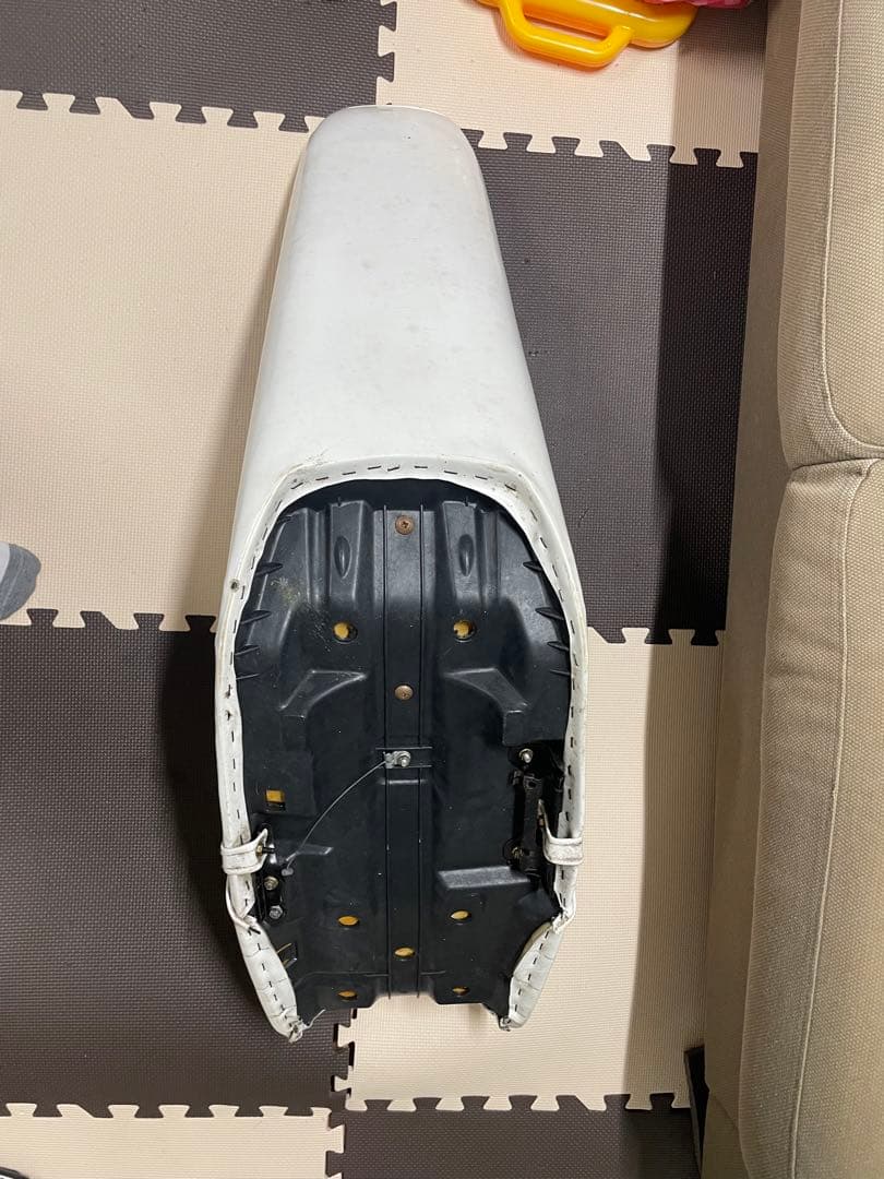 cbx400f 3段シート金具無し三段シート