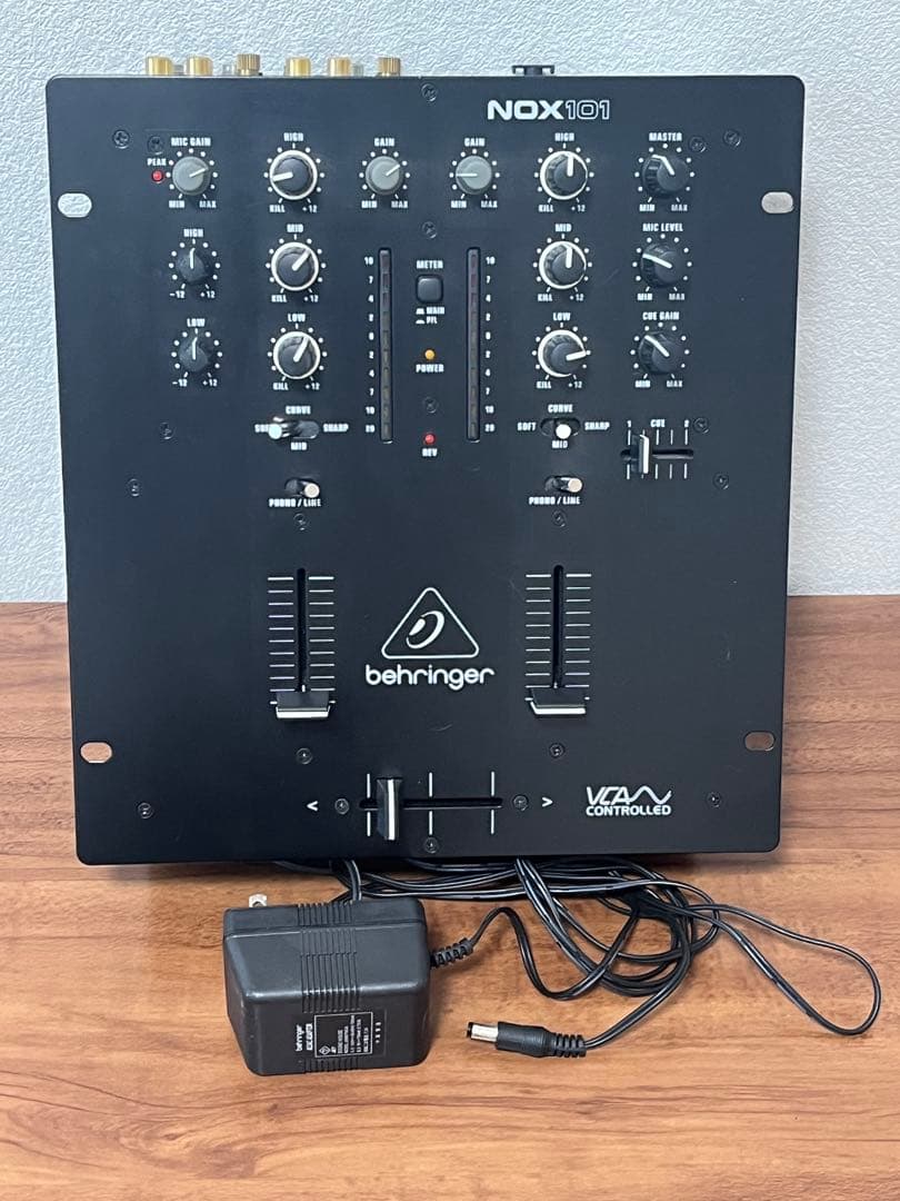 Behringer NOX101 DJミキサー Behringer NOX101 Premium 2-Channel DJ Mixer - Vintage King