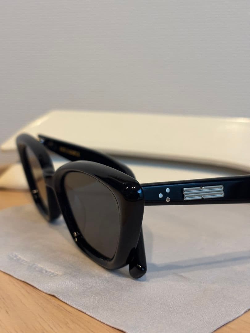 GENTLE MONSTER ブラック キャットアイ サングラス キャットアイサングラス|子供服・キッズファッション通販 - URBAN CHERRY