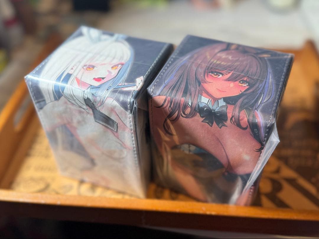 勝利の女神：NIKKE 合皮製デッキケース+カードスリーブ　ブラン ノワール サプライ】「勝利の女神：NIKKE」からスリーブ10種・合皮製デッキ