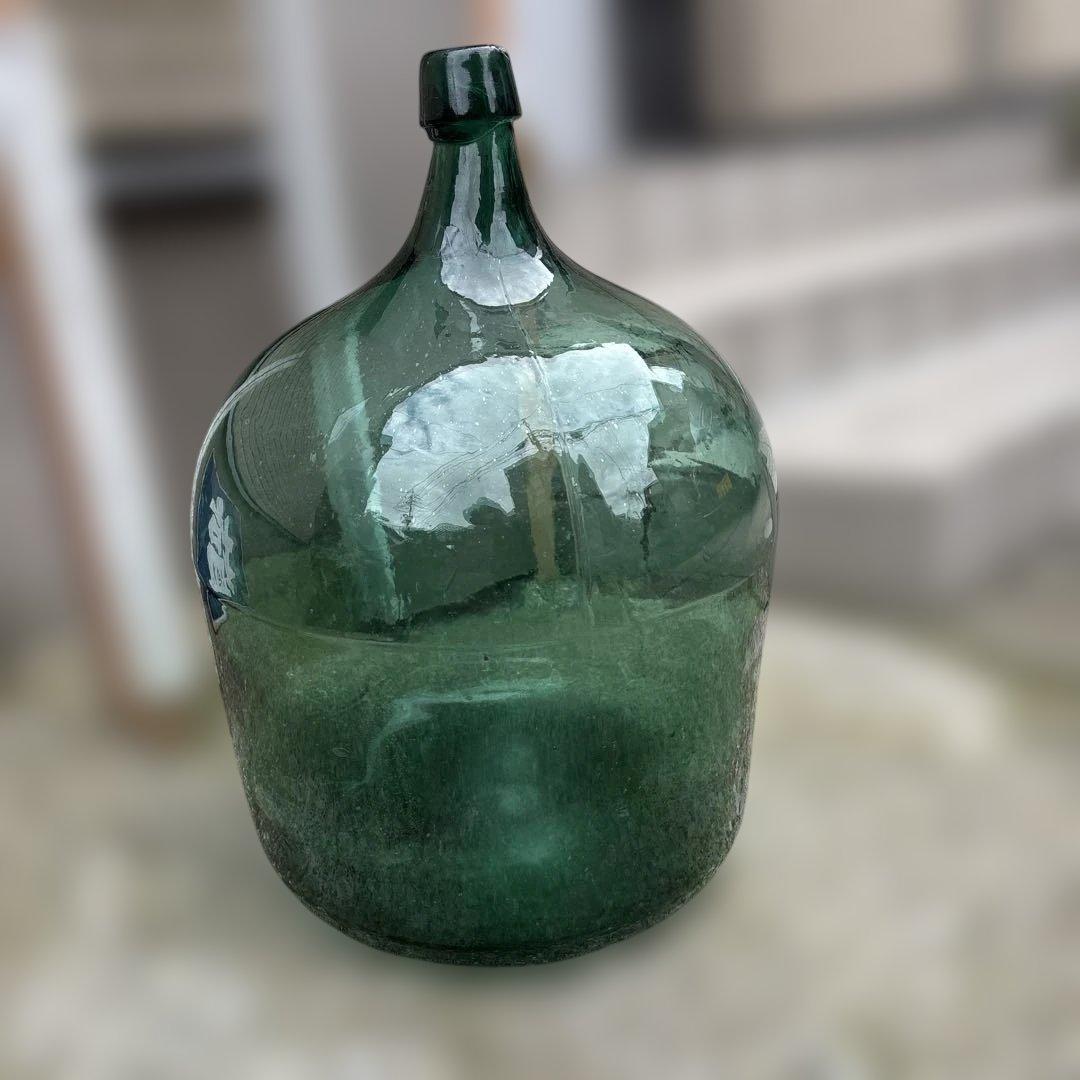 デミジョンボトル　昭和レトロ　気泡　ヴィンテージ デミジョンボトル 状態のいいデミジョンボトルが入荷しました 枝物を