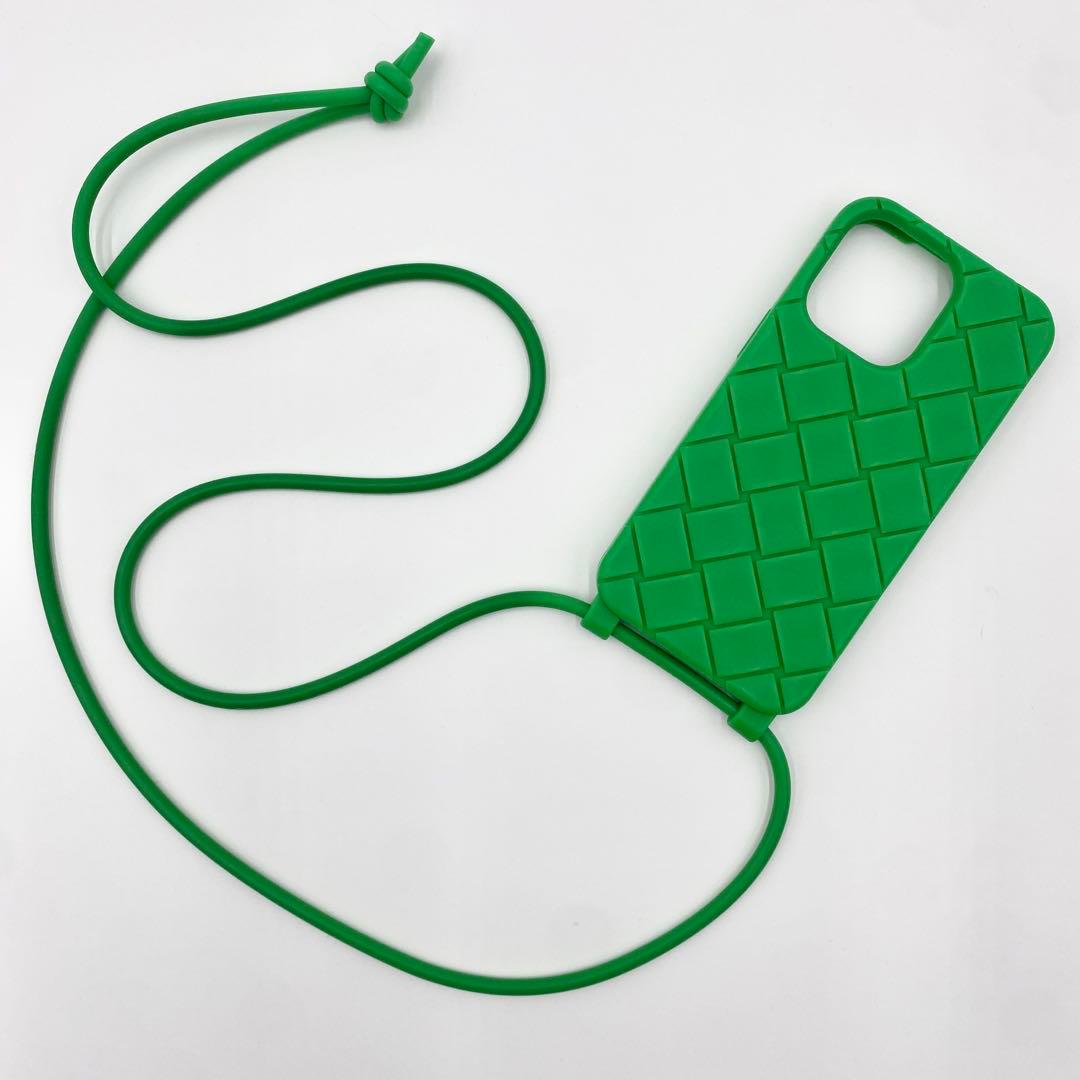【極美品】ボッテガヴェネタ iPhone15Pro ケース ストラップ グリーン BOTTEGA VENETA（ボッテガ・ヴェネタ） ボッテガ ヴェネタ ストラップ