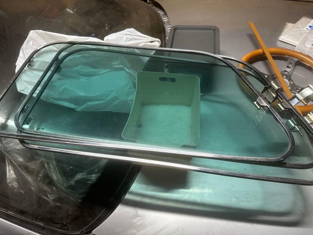 ローバーミニ　開閉式リアガラス　窓　片側 割れ無 ローバーミニ 純正 開閉式 左 リアガラス クォーターガラス DOT