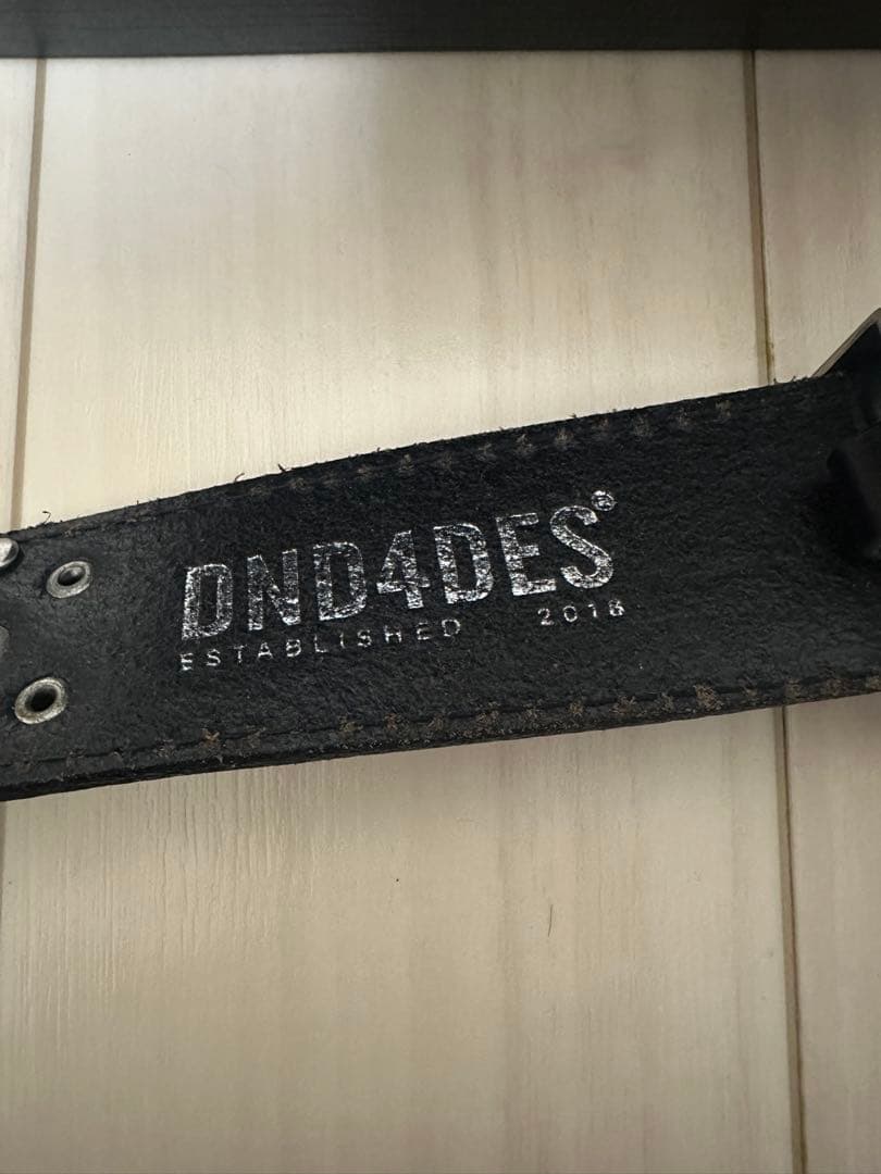 DND4DES スタッズ付きレザーベルト