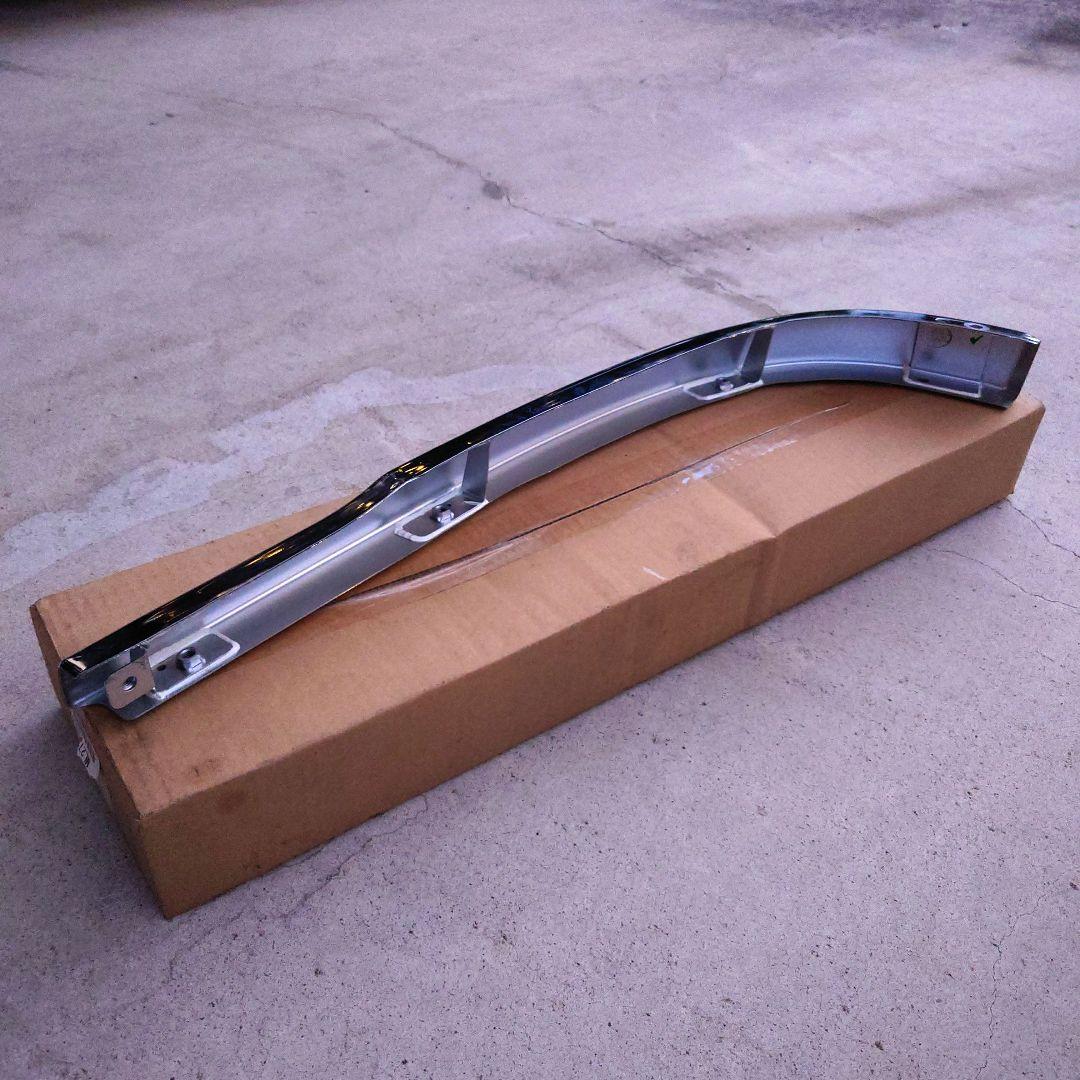 17スーパーグレート純正新品メッキリップスポイラー右側（RH） - メルカリ