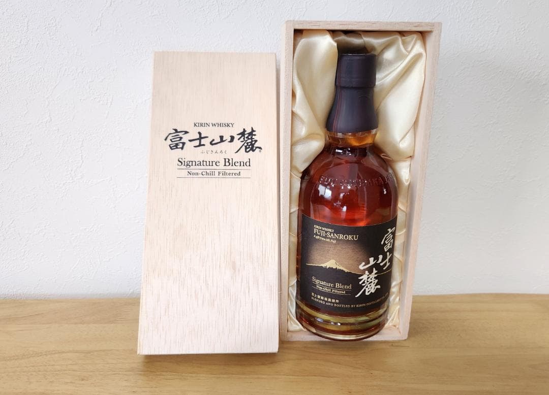 入手困難】キリン「富士山麓」樽熟原酒50度Signature Blend木箱付