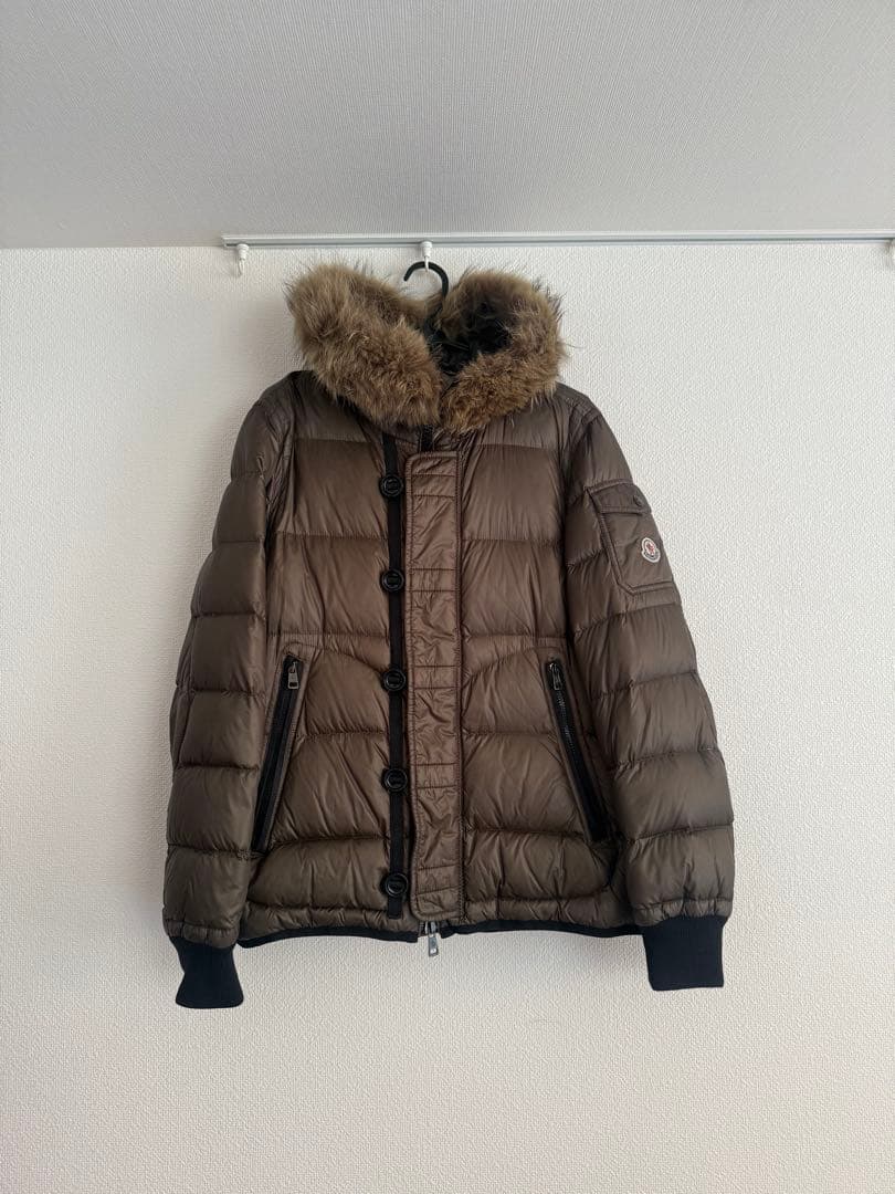 MONCLER フード付きカーキ(ブラウン)ダウンジャケット 美品 MONCLER モンクレール ダウンジャケット ファー付き カーキ
