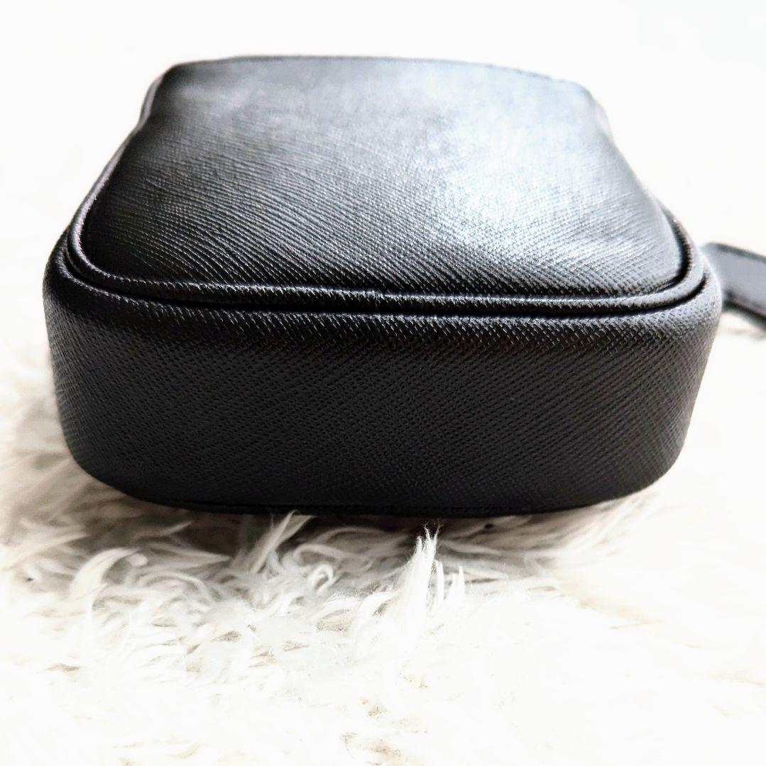 未使用級 完売品 ヴィヴィアンウエストウッド ポーチ 小物入れ レザー