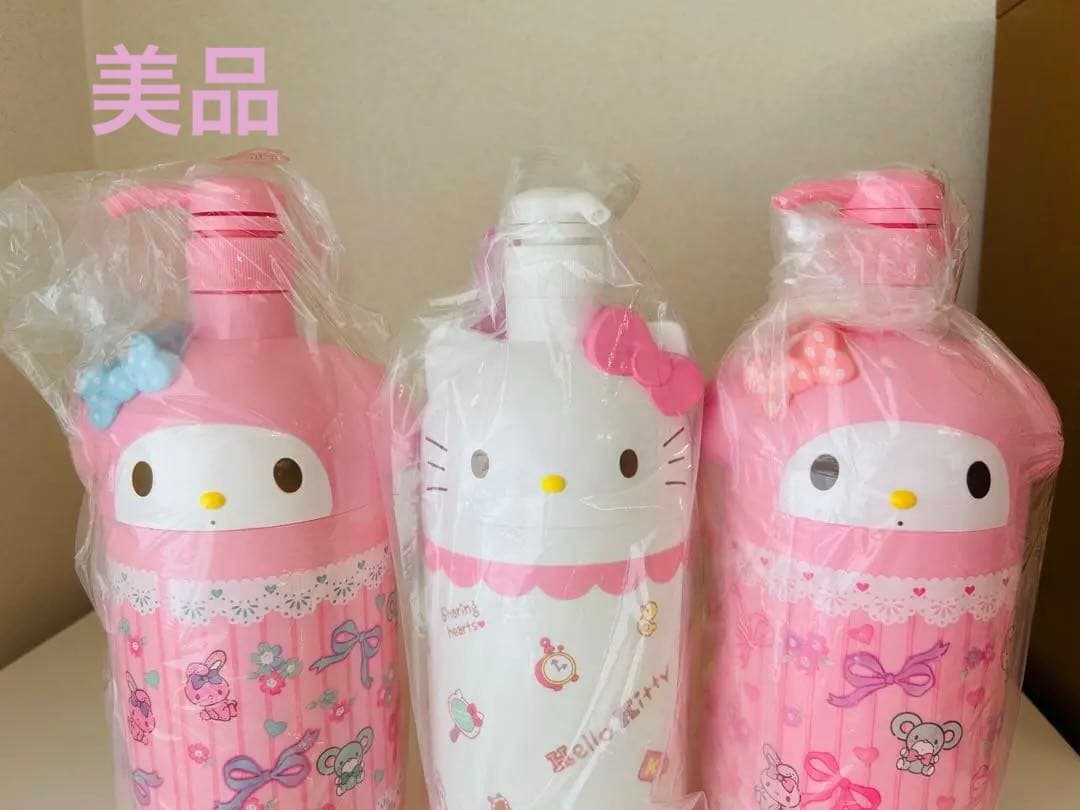 サンリオ　マイメロ　キティー詰め替えボトル Amazon.co.jp｜マイメロディ ハローキティ 分注ボトル 詰め替えボトル