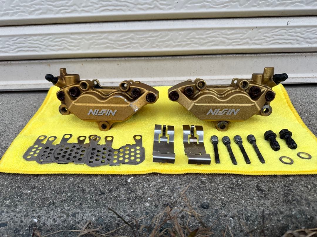 cb400sf nc42 フロントブレーキキャリパー CB400SF NC42純正フロントブレーキキャリパー右左キャリパー 62mm