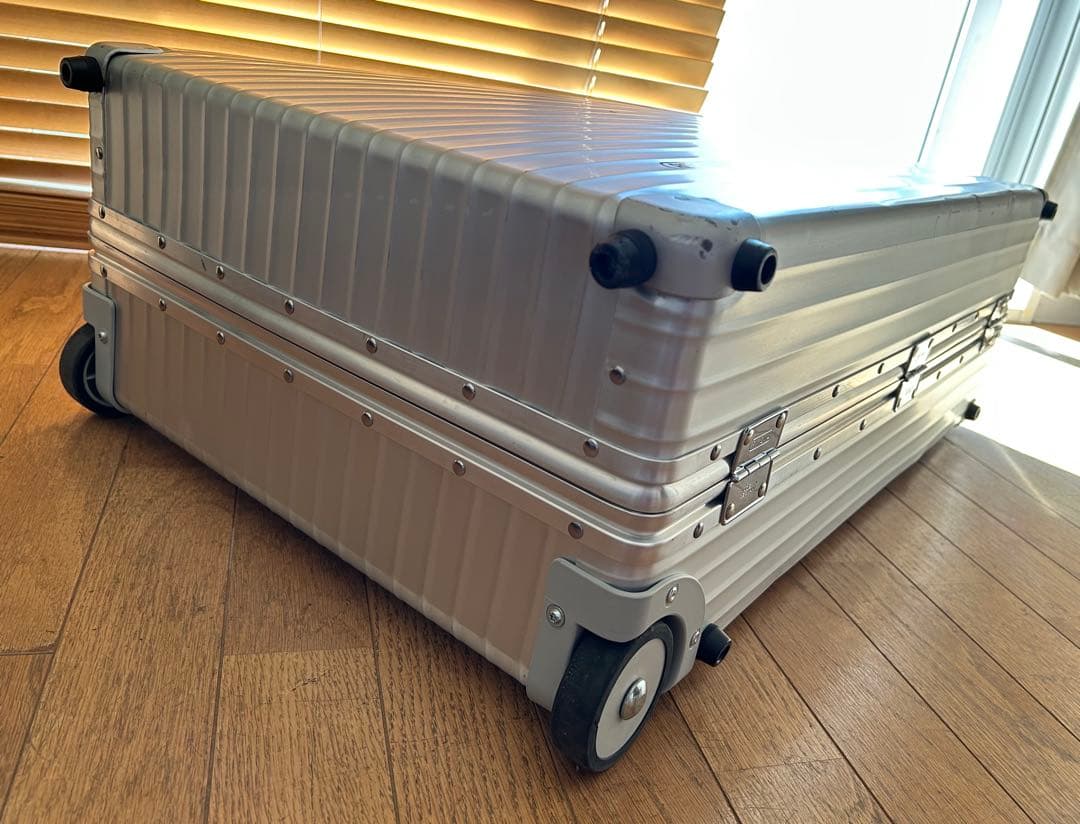 RIMOWA リモワ 大型 2輪 ヴィンテージ シルバー 旧モデル ドイツ購入