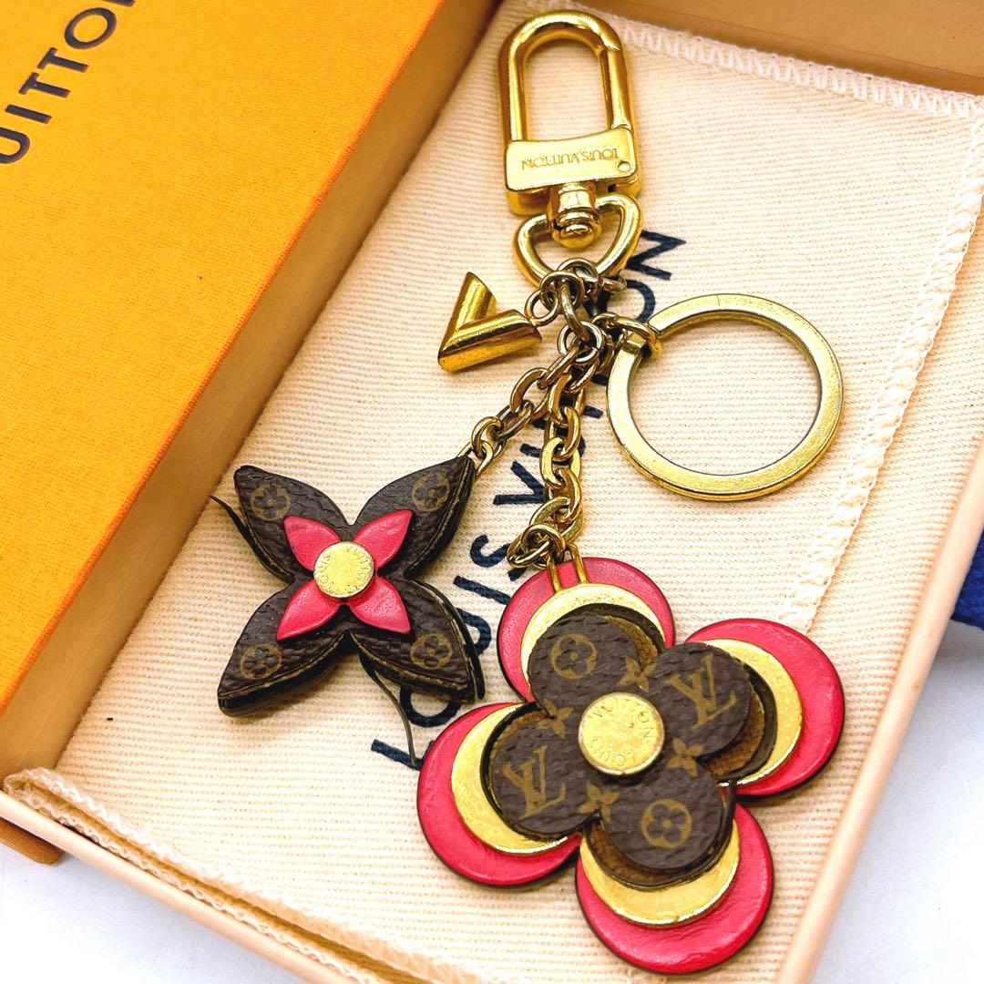LOUIS VUITTON ブルーミング フラワー キーリング チャーム - メルカリ