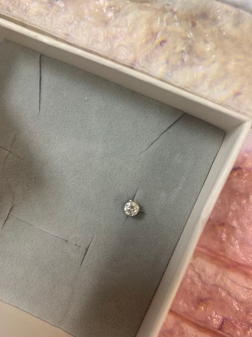 Pt900 一粒ダイヤ スタッドピアス 0.25ct (片耳用)