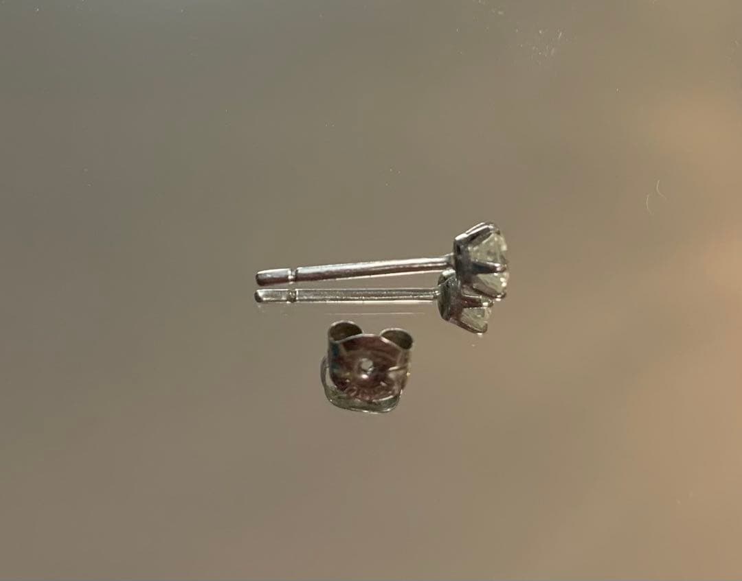 Pt900 一粒ダイヤ スタッドピアス 0.25ct (片耳用)