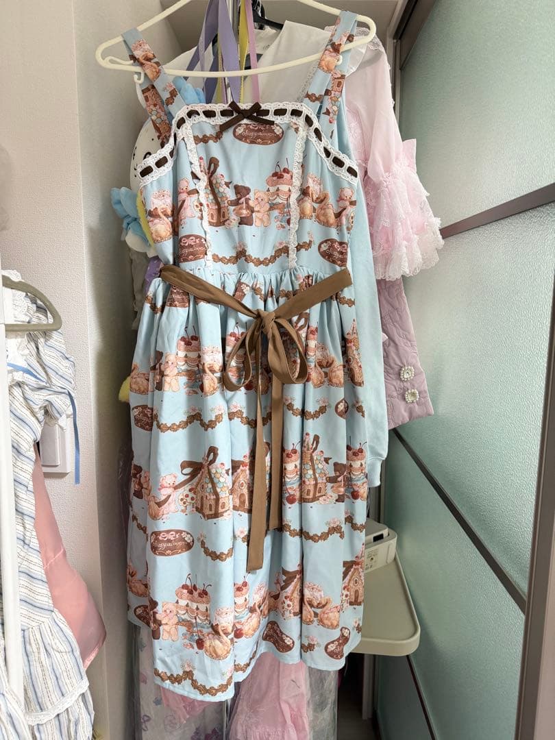 axes femme kawaiiお菓子の家柄ジャンスカ　ブルー axes femme kawaii（アクシーズファムカワイイ）の「お菓子の家柄