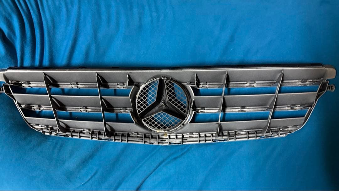 メルセデスベンツ 純正グリル Cクラス w204 - メルカリ