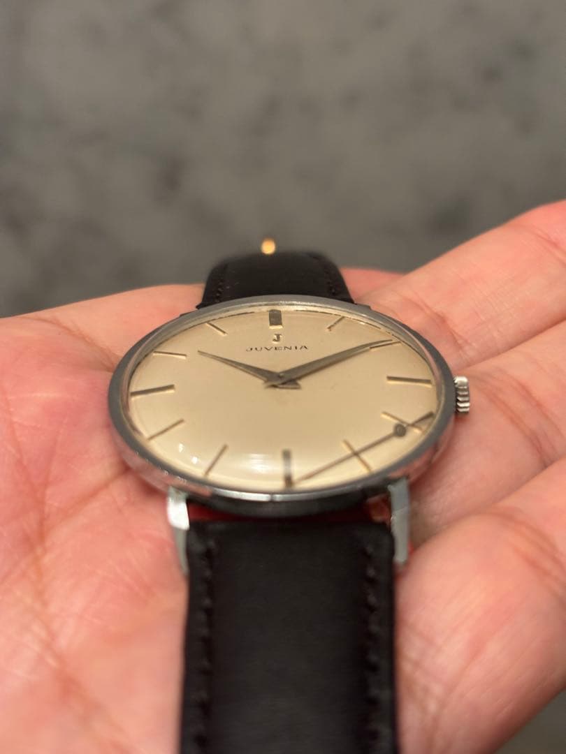 スイス1960-70年代Juvenia高級感のある美しいフェイスの手巻き時計