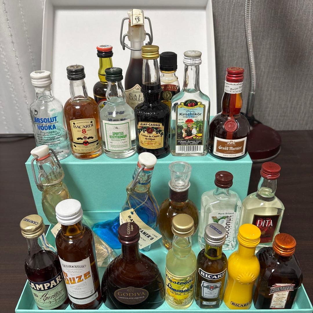 ミニボトル ミニチュアボトル まとめ売り - メルカリ