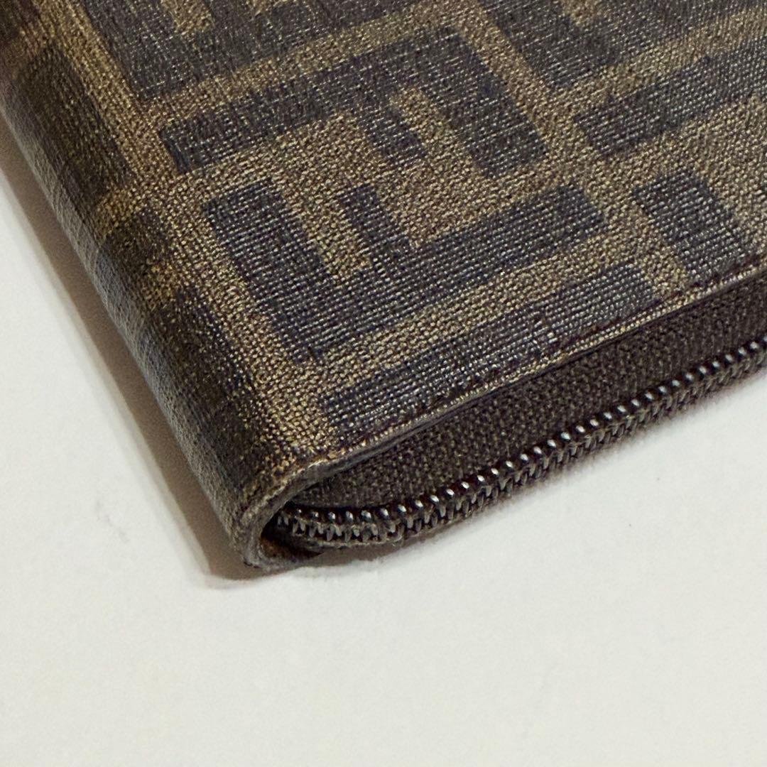 FENDI ズッカ柄 ラウンドファスナー 長財布 - メルカリ