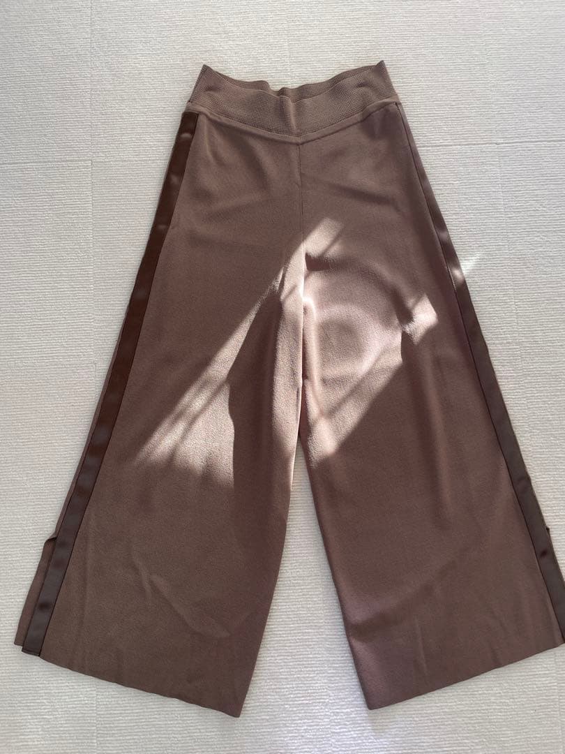 MORABITO PREMIER ニットパンツ MORABITO PREMIER＞ 2025 WINTER COLLECTION イタリア産のカシミヤ100