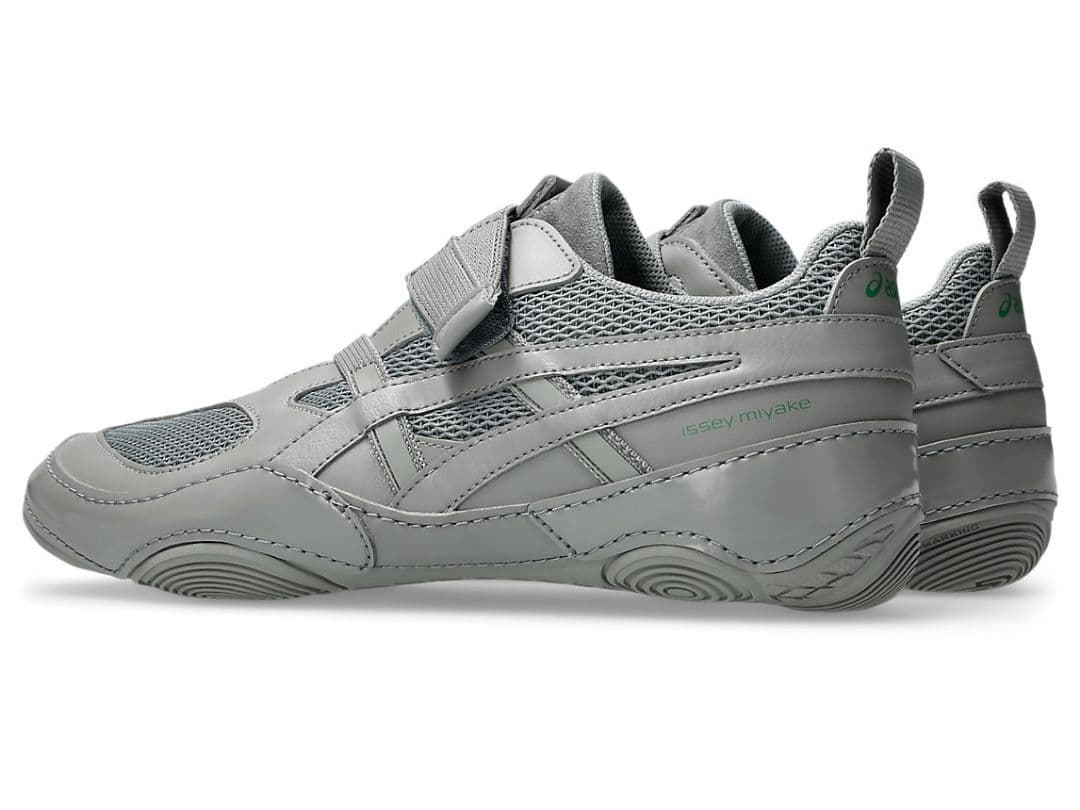 イッセイミヤケ　HYPER TAPING 27.5cm gray