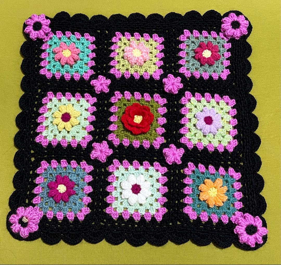 マルチカバーぷっくりお花のモチーフ編みグラニースクエア かぎ針編み