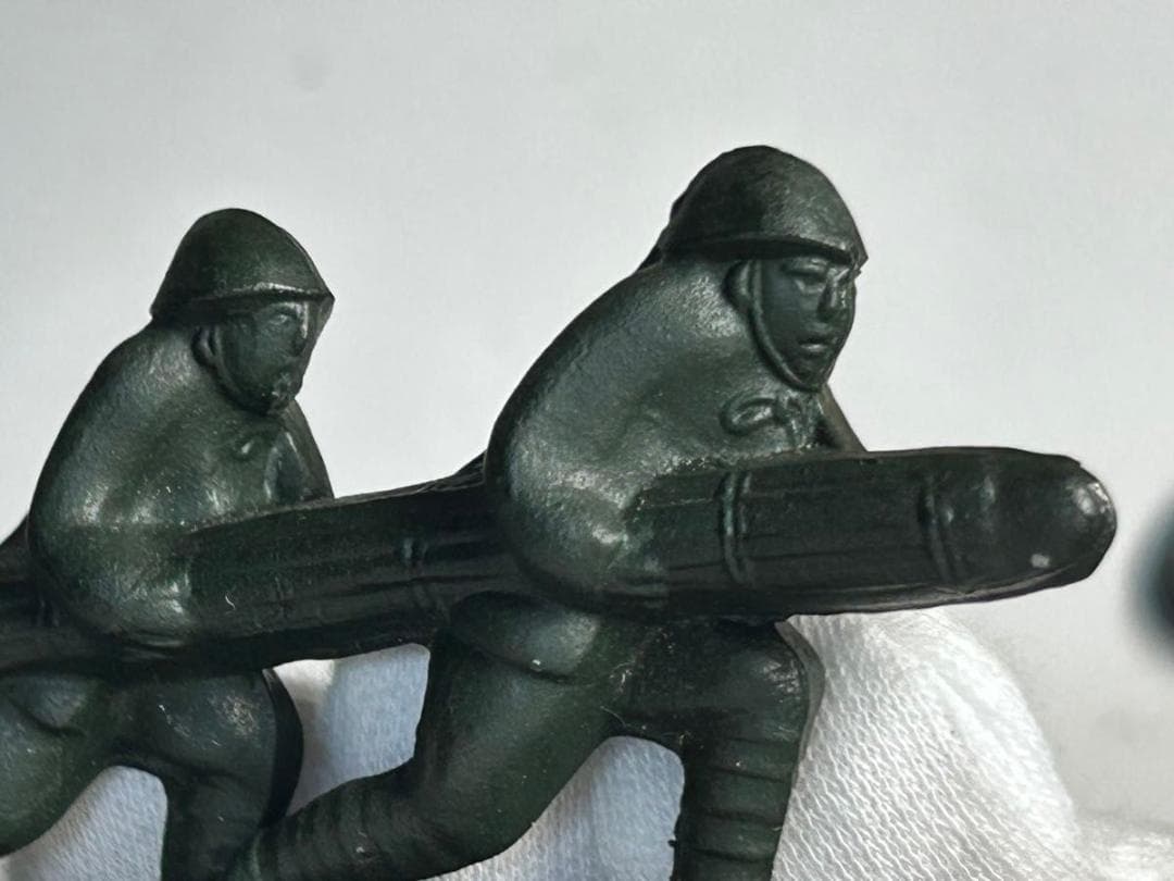 戦前 肉弾三勇士 兵士 置物 文鎮 グリコ 金属 オマケ レア時代 日本軍