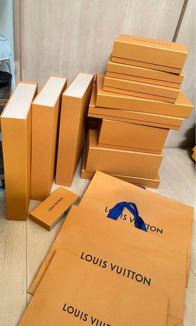 ルイヴィトン　ショップ袋&箱　15点セット LOUIS VUITTON（ルイ・ヴィトン） ルイ ヴィトン 紙袋 正規品 ショップ