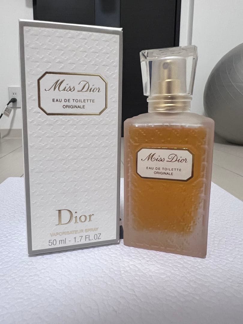 メイク道具・化粧小物 MISS DIOR EAU DE TOILETTE ORIGINALE 50ml Amazon | 【クリスチャン ディオール】ミス ディオール オードゥ