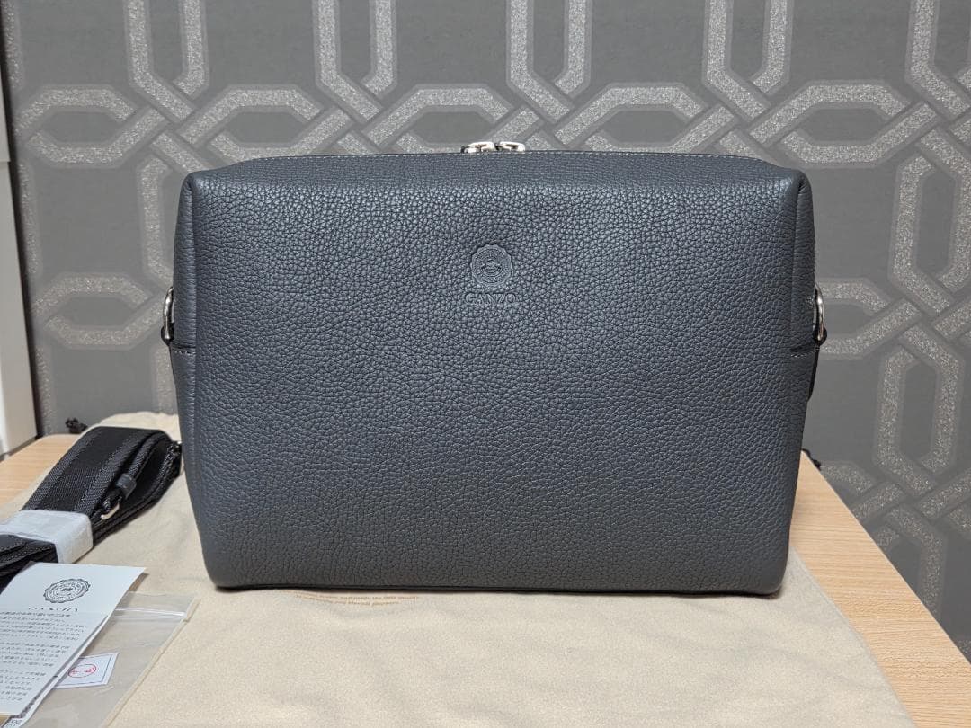 GANZO ガンゾ N POLO(エヌポロ) ショルダーバッグ グレー GANZO流 ー 梅雨のススメ '25 ー | ガンゾ | 大丸神戸店公式 SHOP BLOG