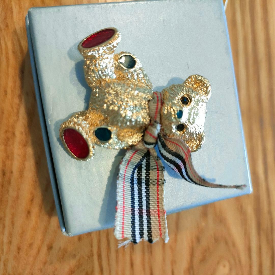 バーバリー 熊 ブローチ ベア ブローチ 付属品なし - メルカリ