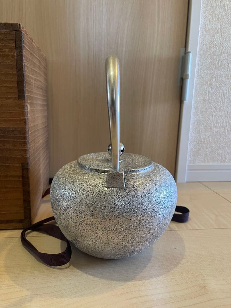 純銀保証 純銀製槌目湯沸1091g 銀瓶 桐箱 刻印あり 急須