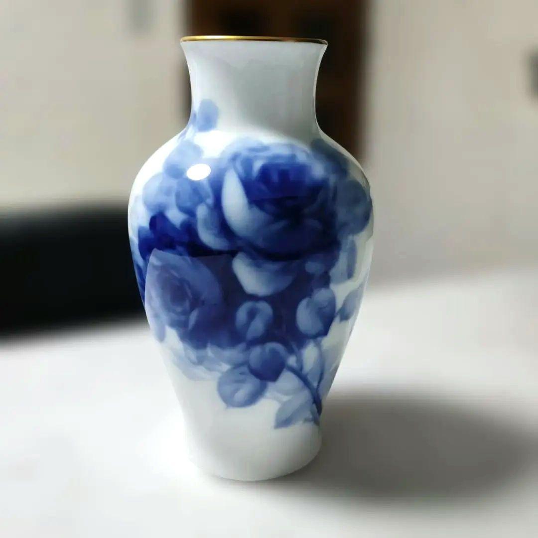 お値下げ】大倉陶園 ブルーローズ 高さ28センチ 陶器花瓶 - メルカリ
