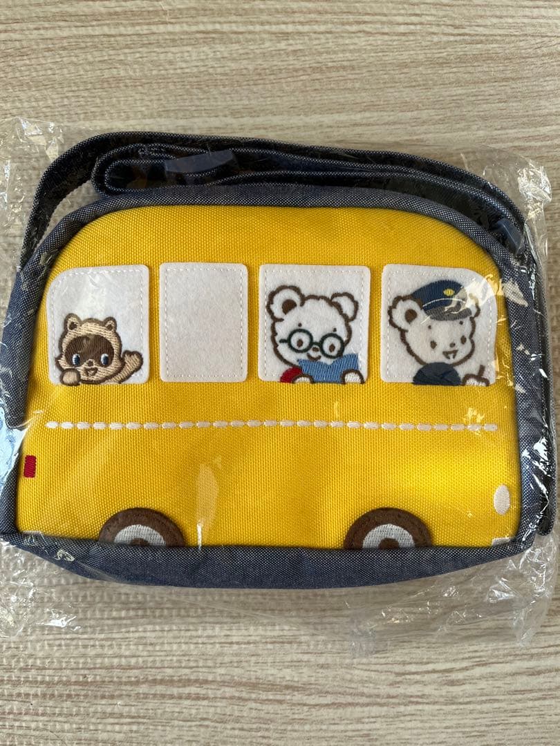 新品未使用　ファミリア　ポシェット　バス ファミリアチェック 舟形 ポシェット ママバッグ ファスナー ポーチ