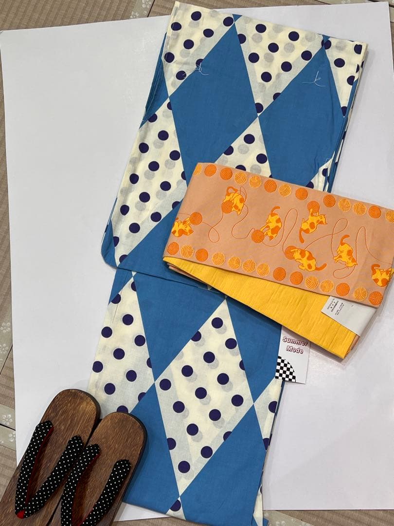 浴衣　半幅帯両面　下駄3点セット 浴衣セット 3点 セット 生成りベージュ地 矢羽根に花 ゆかた 半幅帯