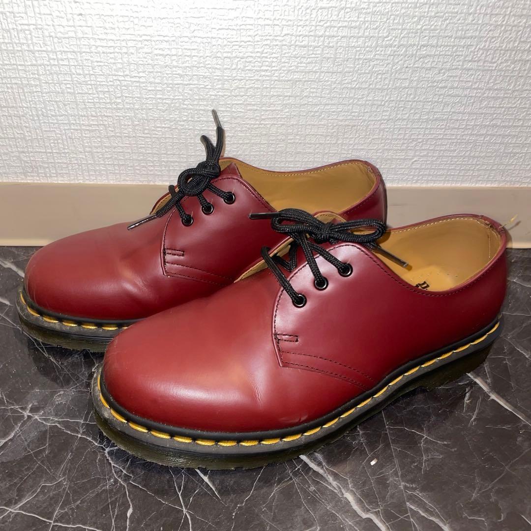 美品】ドクターマーチン 3ホール チェリーレッド UK5 - メルカリ